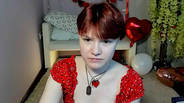 DreamyLuna online show from February 2025 08:31:01 PM