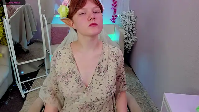 DreamyLuna online show from October 2025 08:18:02 PM