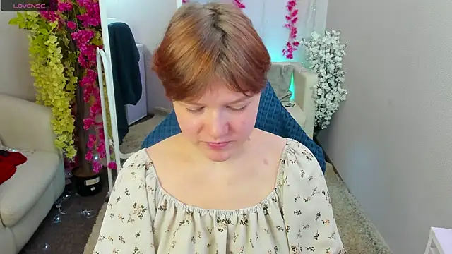 DreamyLuna online show from October 2025 08:29:02 PM