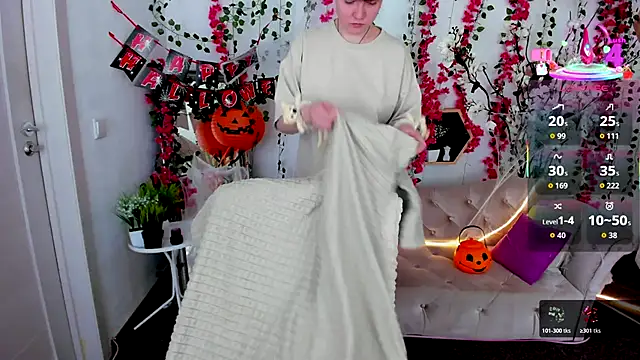 DreamyLuna online show from October 2025 08:26:01 PM