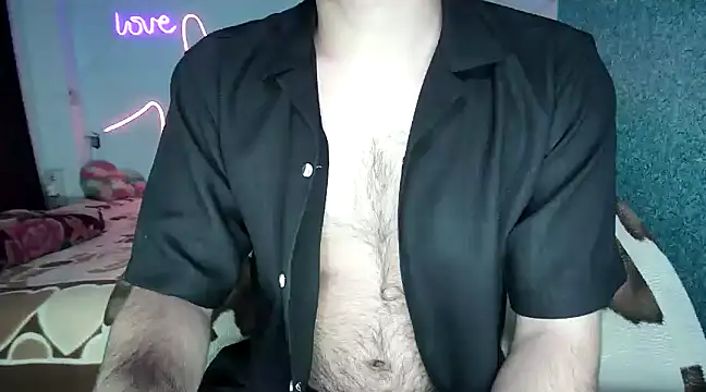 Snapshot of hunter_boy chatting on February 2025 05:29:01 PM hunter boy online show from February 2025 05:29:01 PM