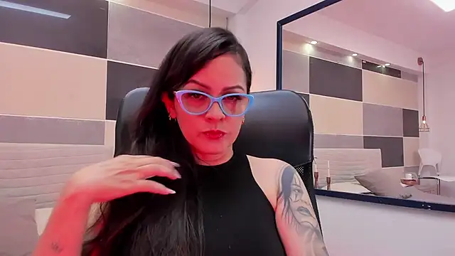 Snapshot of Zara_Jackson chatting on June 2026 01:37:01 PM Zara Jackson online show from June 2026 01:37:01 PM