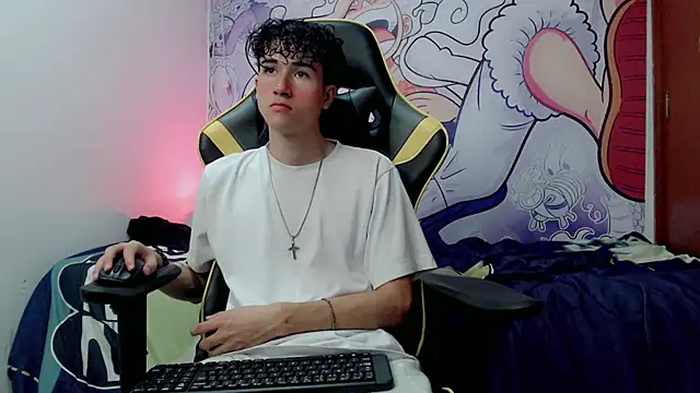 Snapshot of johnny_cagee chatting on December 2024 03:51:02 AM johnny cagee online show from December 2024 03:51:02 AM