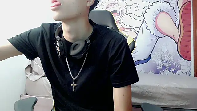 Snapshot of johnny_cagee chatting on December 2024 03:44:02 AM johnny cagee online show from December 2024 03:44:02 AM