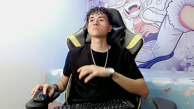 Snapshot of johnny_cagee chatting on December 2024 04:15:02 AM johnny cagee online show from December 2024 04:15:02 AM