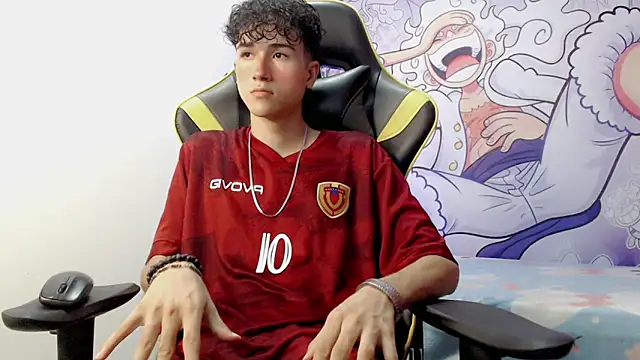 Snapshot of johnny_cagee chatting on December 2024 04:16:02 AM johnny cagee online show from December 2024 04:16:02 AM