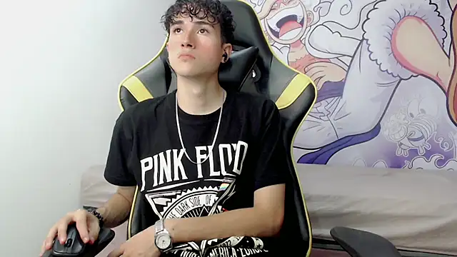 Snapshot of johnny_cagee chatting on January 2025 04:12:02 AM johnny cagee online show from January 2025 04:12:02 AM