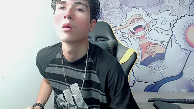 Snapshot of johnny_cagee chatting on January 2025 06:55:02 AM johnny cagee online show from January 2025 06:55:02 AM