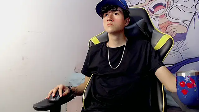 Snapshot of johnny_cagee chatting on January 2025 04:05:01 AM johnny cagee online show from January 2025 04:05:01 AM