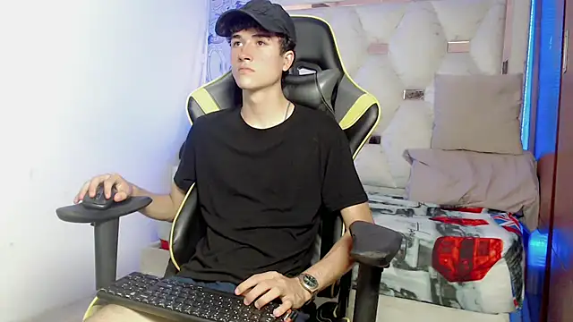 Snapshot of johnny_cagee chatting on September 2025 04:07:01 AM johnny cagee online show from September 2025 04:07:01 AM