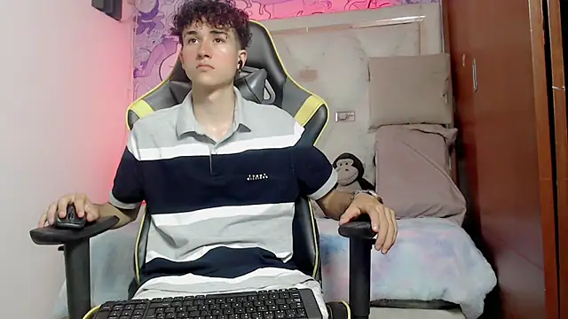 Snapshot of johnny_cagee chatting on October 2025 05:29:02 AM johnny cagee online show from October 2025 05:29:02 AM