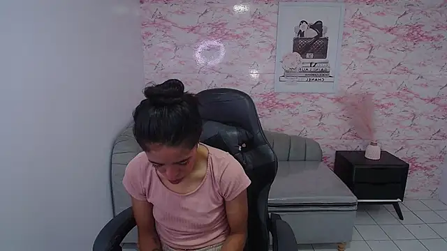 Snapshot of stephania_t chatting on January 2025 10:42:01 AM stephania t online show from January 2025 10:42:01 AM