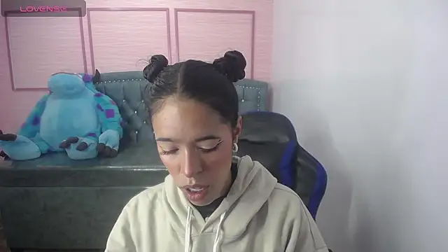 Snapshot of stephania_t chatting on March 2025 10:34:02 AM stephania t online show from March 2025 10:34:02 AM