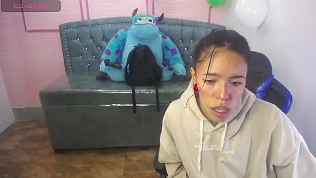 Snapshot of stephania_t chatting on March 2025 10:46:01 AM stephania t online show from March 2025 10:46:01 AM