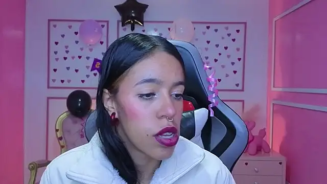 Snapshot of stephania_t chatting on October 2025 12:06:01 PM stephania t online show from October 2025 12:06:01 PM