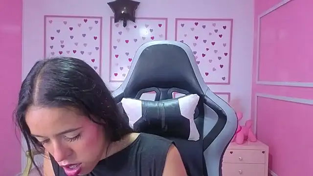 Snapshot of stephania_t chatting on October 2025 12:27:02 PM stephania t online show from October 2025 12:27:02 PM