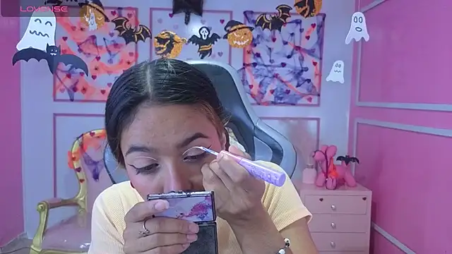 Snapshot of stephania_t chatting on October 2025 11:47:01 AM stephania t online show from October 2025 11:47:01 AM