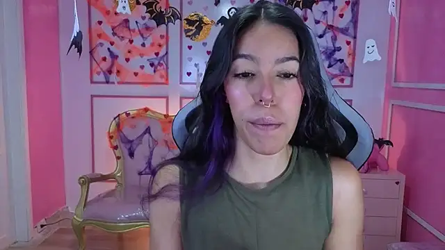 Snapshot of stephania_t chatting on October 2025 12:18:02 PM stephania t online show from October 2025 12:18:02 PM