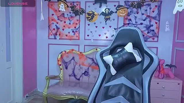 Snapshot of stephania_t chatting on October 2025 12:50:01 PM stephania t online show from October 2025 12:50:01 PM