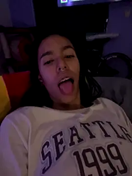 Snapshot of stephania_t chatting on December 2025 03:33:01 AM stephania t online show from December 2025 03:33:01 AM