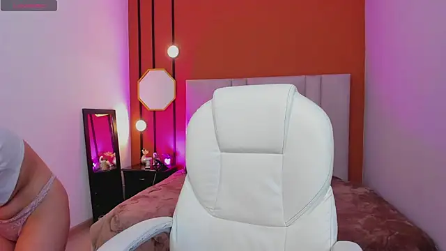 Snapshot of _Sophie__miller chatting on November 2025 07:12:01 PM Sophie miller online show from November 2025 07:12:01 PM