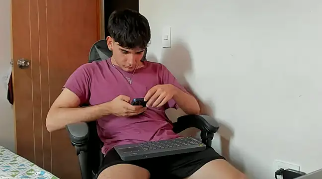 Snapshot of leo030809 chatting on December 2024 09:26:02 PM leo030809 online show from December 2024 09:26:02 PM