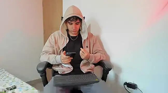 Snapshot of leo030809 chatting on March 2025 11:39:02 AM leo030809 online show from March 2025 11:39:02 AM