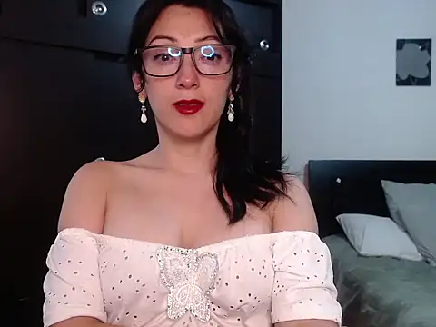 Alicee moss online show from July 2026 09:57:01 PM
