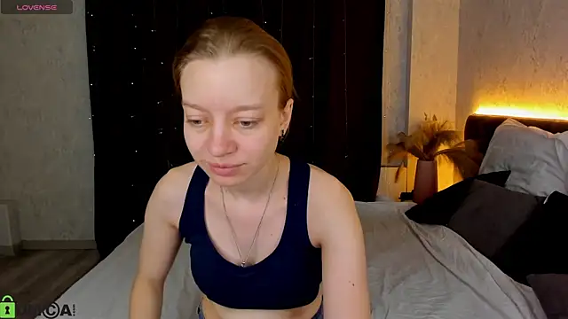 Michelle Blond online show from December 2025 08:21:02 AM