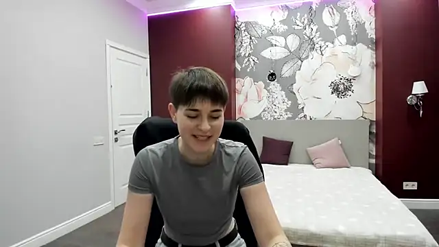 EmiliaYours online show from March 2026 03:08:02 PM