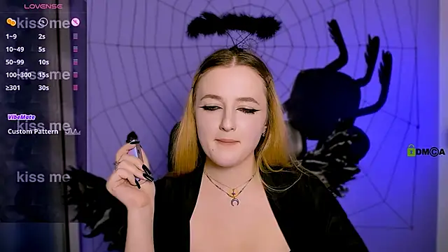 luna berryy online show from October 2025 07:14:02 PM