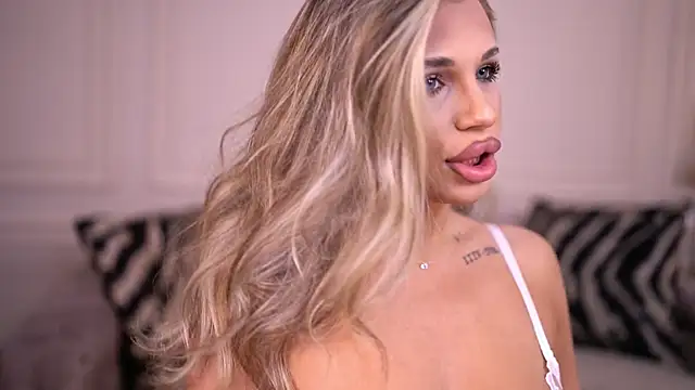 Snapshot of Candy_Ivy chatting on January 2025 07:18:02 PM Candy Ivy online show from January 2025 07:18:02 PM