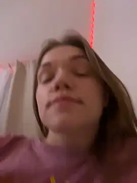 Snapshot of KitteCat chatting on October 2025 03:25:01 PM KitteCat online show from October 2025 03:25:01 PM