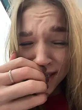 Snapshot of KitteCat chatting on November 2025 07:53:02 AM KitteCat online show from November 2025 07:53:02 AM