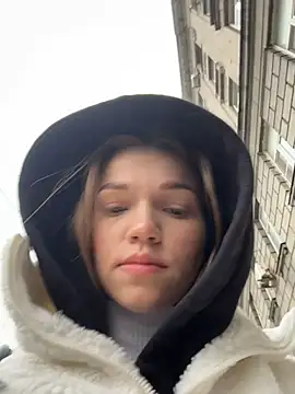 Snapshot of KitteCat chatting on November 2025 08:47:01 AM KitteCat online show from November 2025 08:47:01 AM