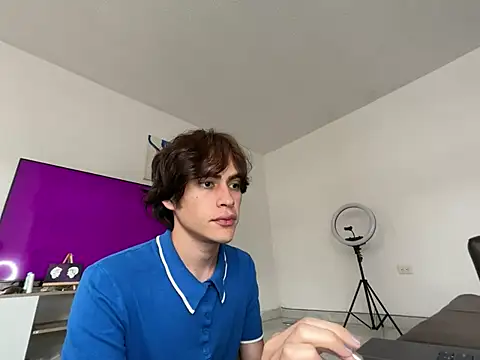 Snapshot of Ne0nn chatting on January 2025 09:31:01 PM Ne0nn online show from January 2025 09:31:01 PM