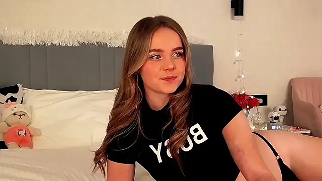 Snapshot of SIlviaBeyt chatting on October 2025 08:43:02 PM SIlviaBeyt online show from October 2025 08:43:02 PM