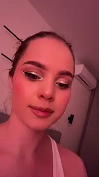 Snapshot of SIlviaBeyt chatting on November 2025 11:04:02 PM SIlviaBeyt online show from November 2025 11:04:02 PM