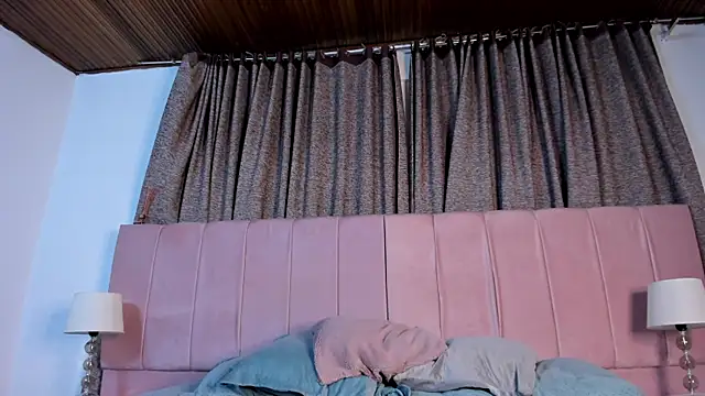 aurora divine online show from February 2025 01:43:01 AM