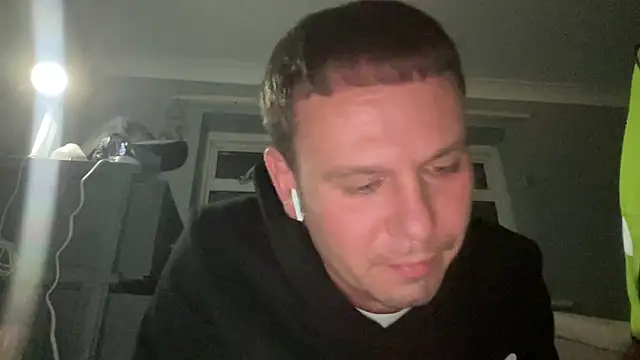 Snapshot of GotItGoin chatting on October 2025 12:09:02 AM GotItGoin online show from October 2025 12:09:02 AM