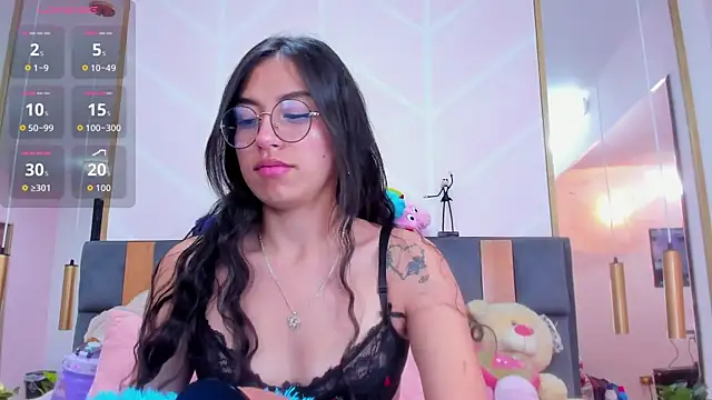 Snapshot of MadyJackson chatting on November 2025 11:32:01 AM MadyJackson online show from November 2025 11:32:01 AM