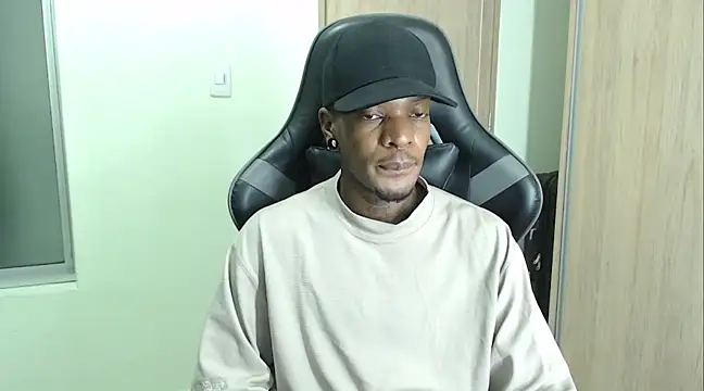 Snapshot of asaapr chatting on December 2024 05:48:01 AM asaapr online show from December 2024 05:48:01 AM