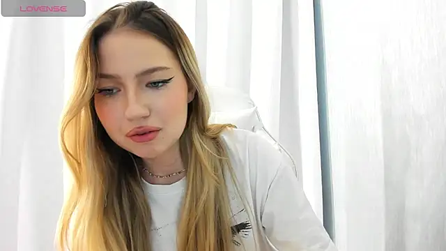 Snapshot of StefaTaylor chatting on December 2024 08:36:02 PM StefaTaylor online show from December 2024 08:36:02 PM