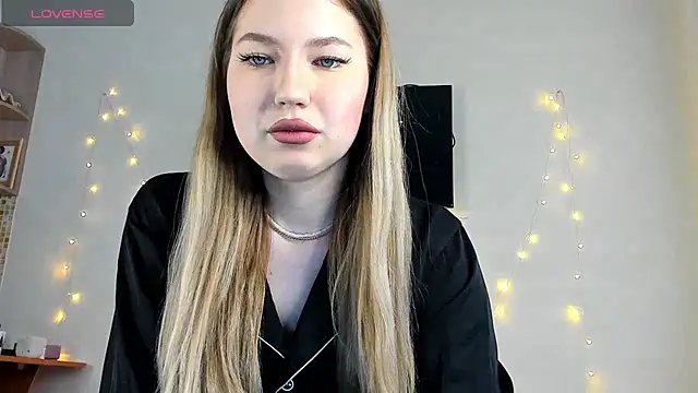 Snapshot of StefaTaylor chatting on March 2025 10:24:01 AM StefaTaylor online show from March 2025 10:24:01 AM