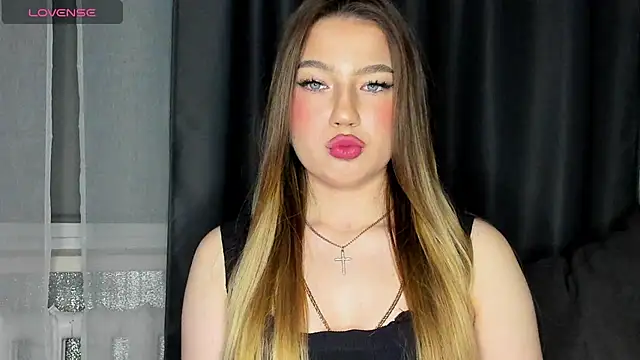 Snapshot of StefaTaylor chatting on December 2025 09:52:02 PM StefaTaylor online show from December 2025 09:52:02 PM