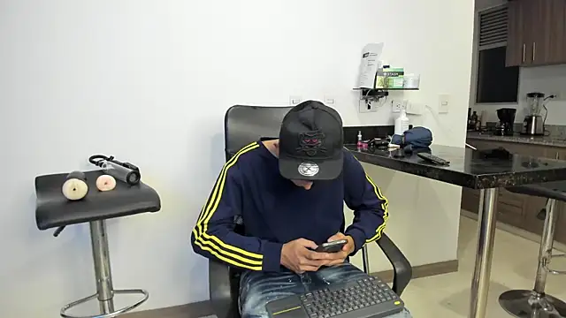 Snapshot of Lyam_ap chatting on January 2025 08:02:01 AM Lyam ap online show from January 2025 08:02:01 AM