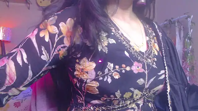 Snapshot of Zonayesha chatting on May 2026 08:33:01 AM Zonayesha online show from May 2026 08:33:01 AM
