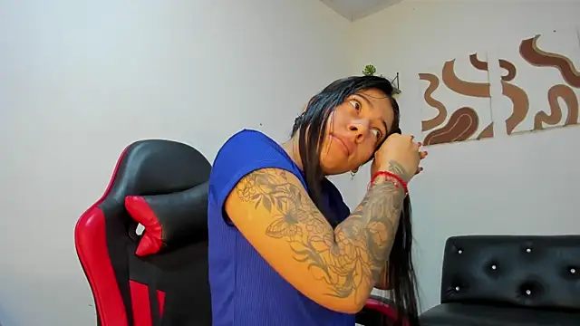 Caro kitty- online show from December 2025 12:54:01 PM