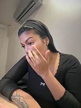 Snapshot of jennifer_oliveira chatting on December 2025 09:04:02 AM jennifer oliveira online show from December 2025 09:04:02 AM