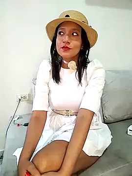 Snapshot of cami_victoria chatting on December 2024 02:24:02 PM cami victoria online show from December 2024 02:24:02 PM